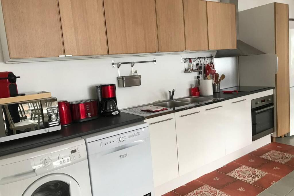 Rouge Canneberge -8 Personnes- 84M2 Vue Degagee Setaz فالوار المظهر الخارجي الصورة