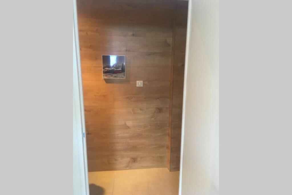 Rouge Canneberge -8 Personnes- 84M2 Vue Degagee Setaz فالوار المظهر الخارجي الصورة